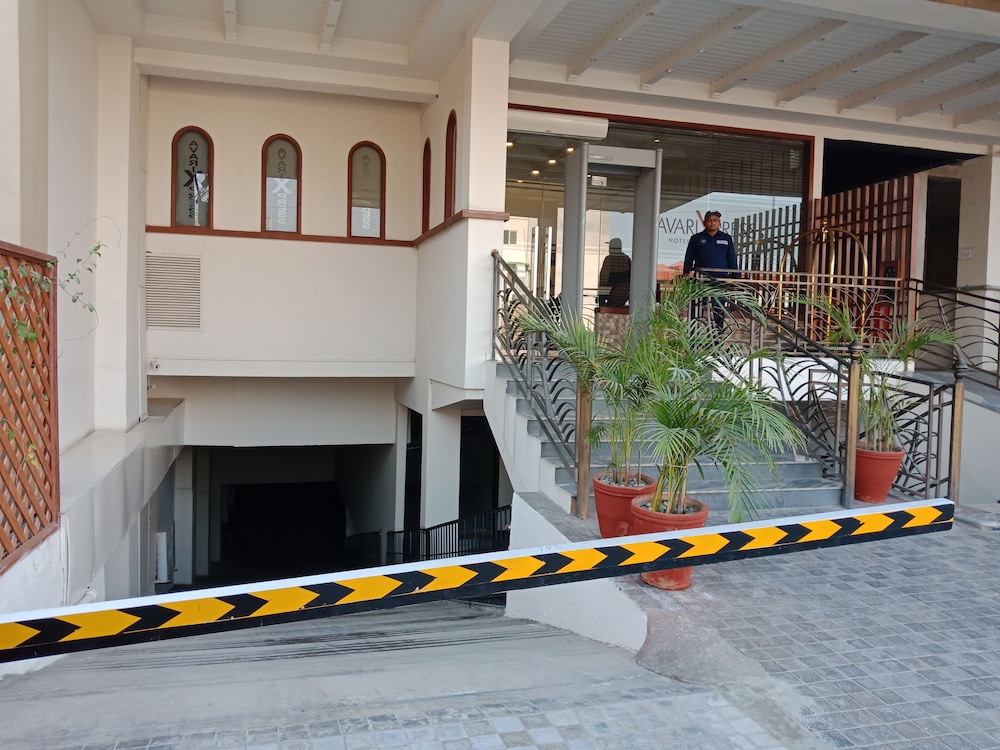 Avari Xpress Faisalabad 57/60