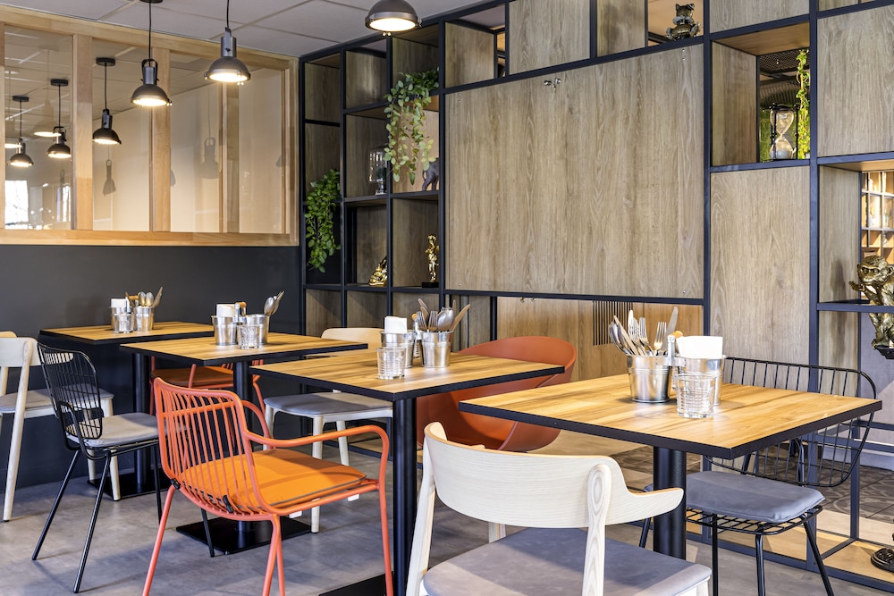 Ibis Nanterre La Defense 60/78