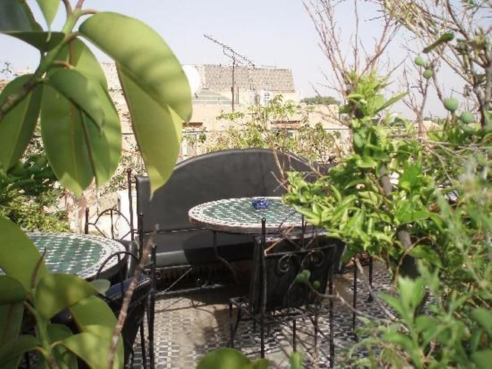 Hotel Riad Belleville 28/34
