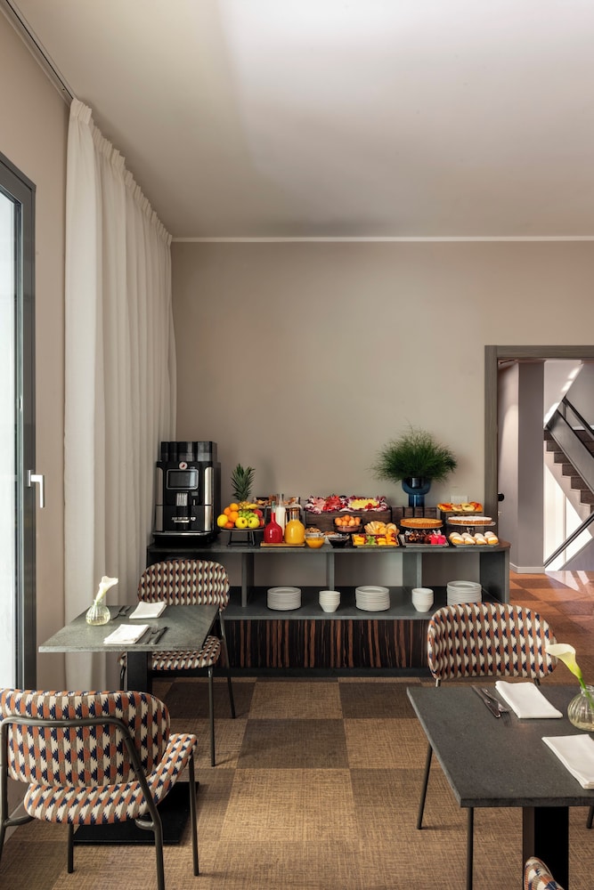 Parioli Cube Hotel 49/58