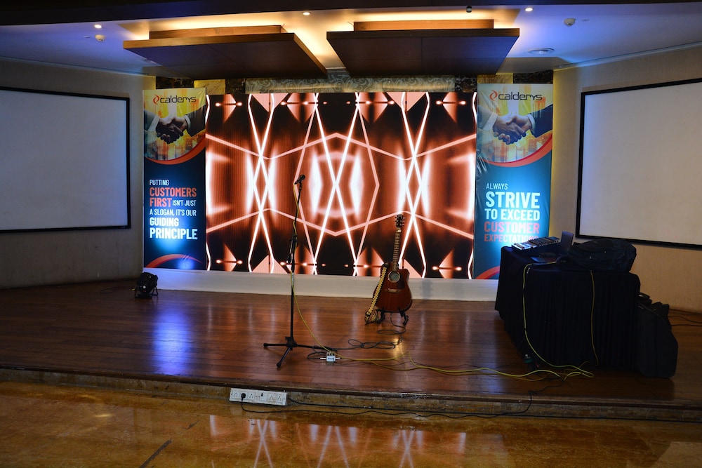 ROYAL ORCHID CENTRAL KIREETI 13/63