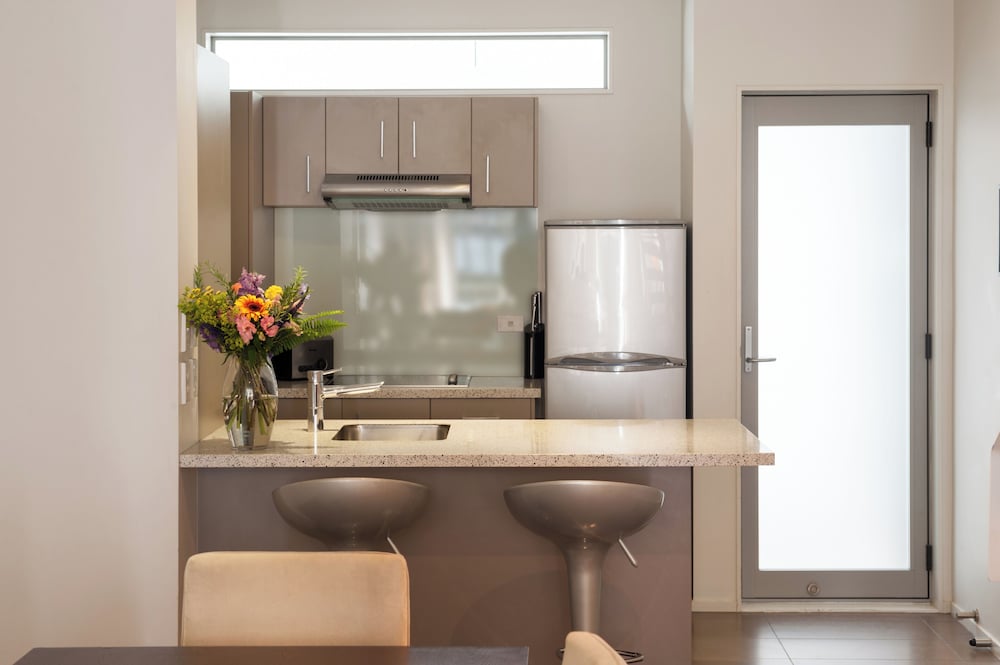 Boulcott Suites 62/70