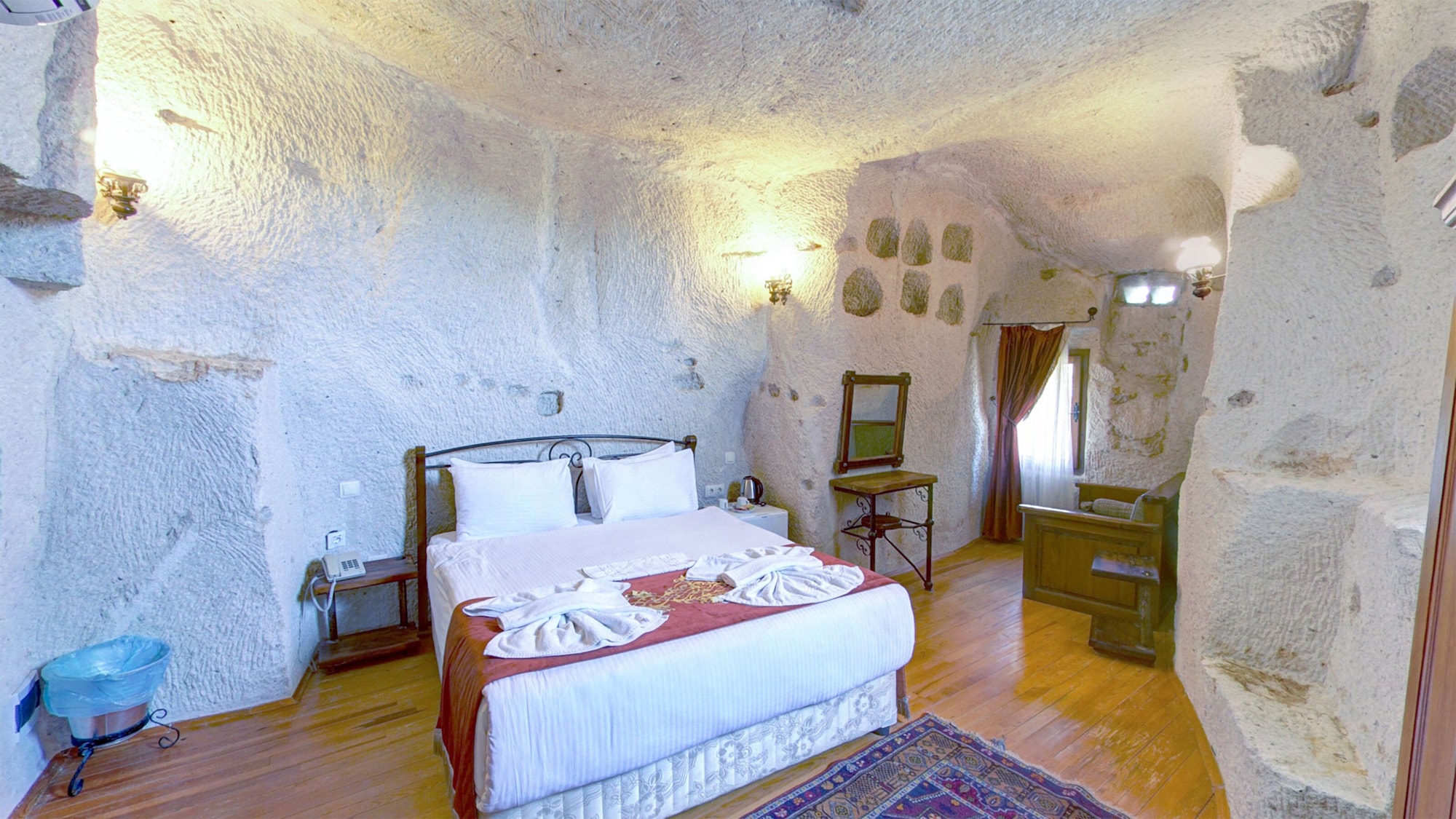 Traditional, Queen Bed, Dervish Cave House 5/10