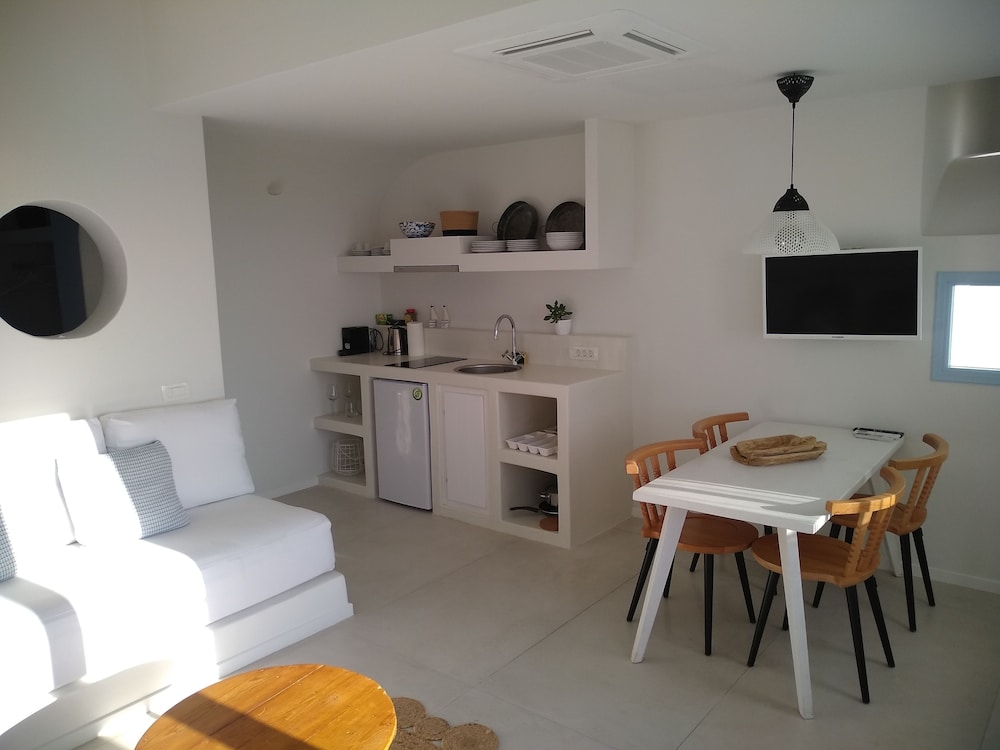 Sol Mate Suites 12/27