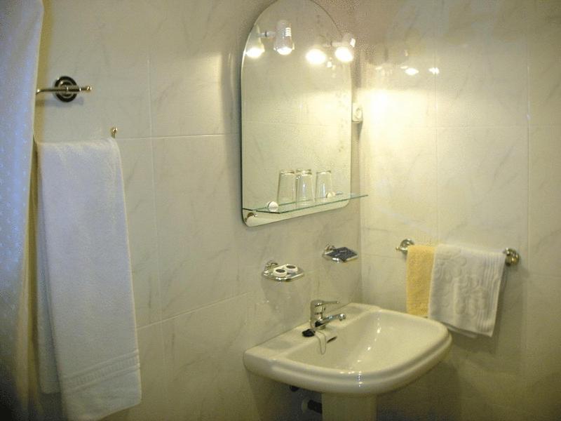 غرفة ثلاثية، Hotel La Parra 3/4
