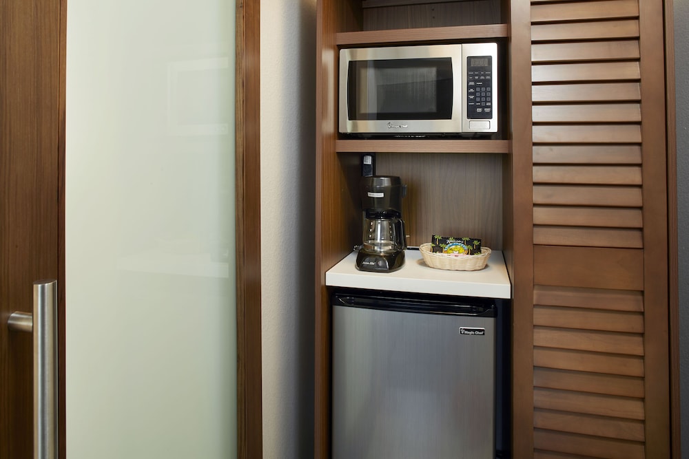 Holiday Inn Express Waikiki 60/77