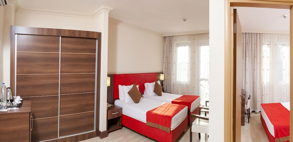 Sidekum Hotel 17/50