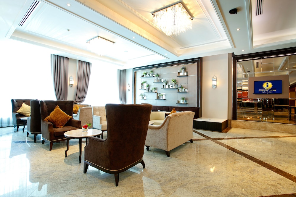 Intimate Hotel 57/62