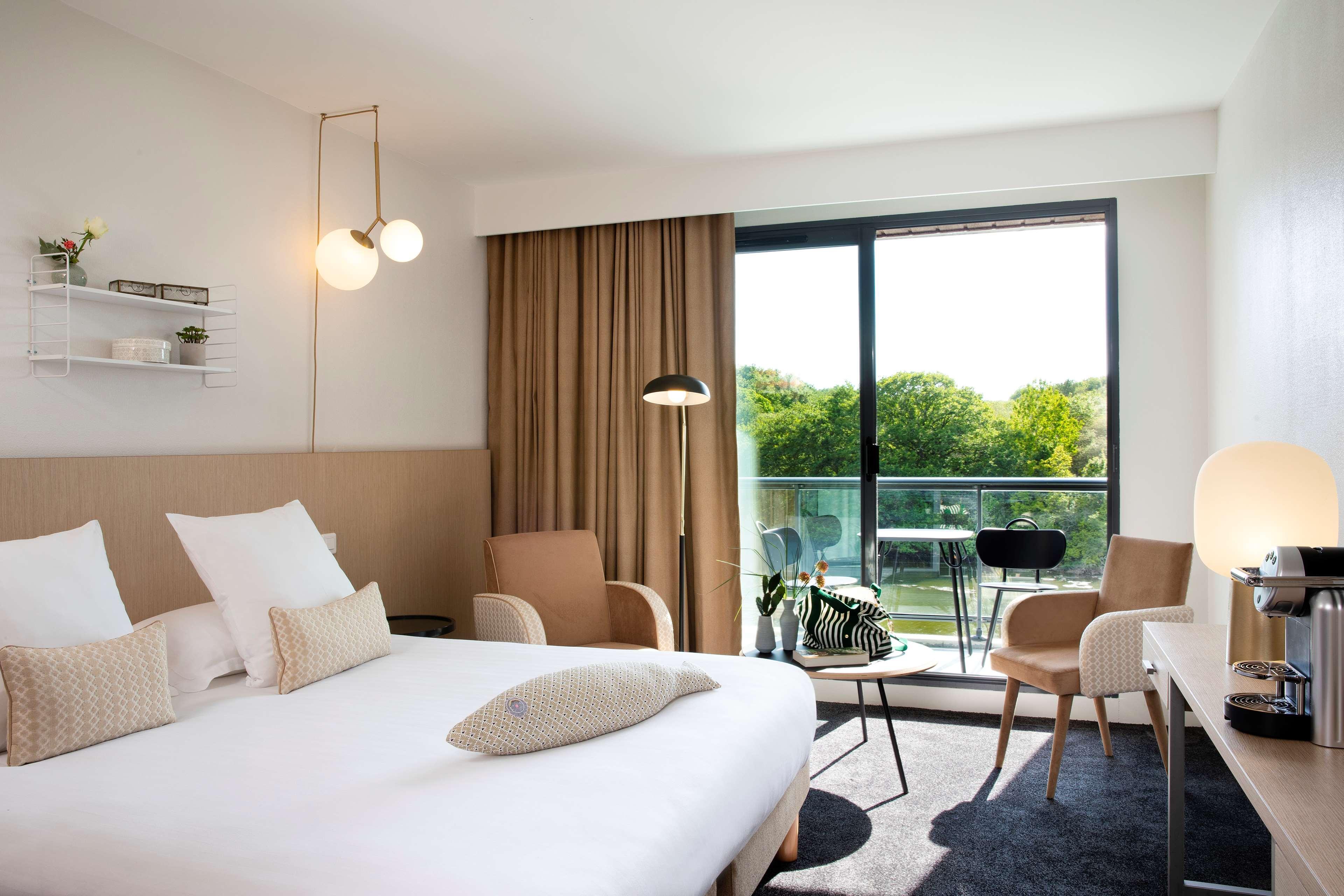 Deluxe, Double Bed, Lake View