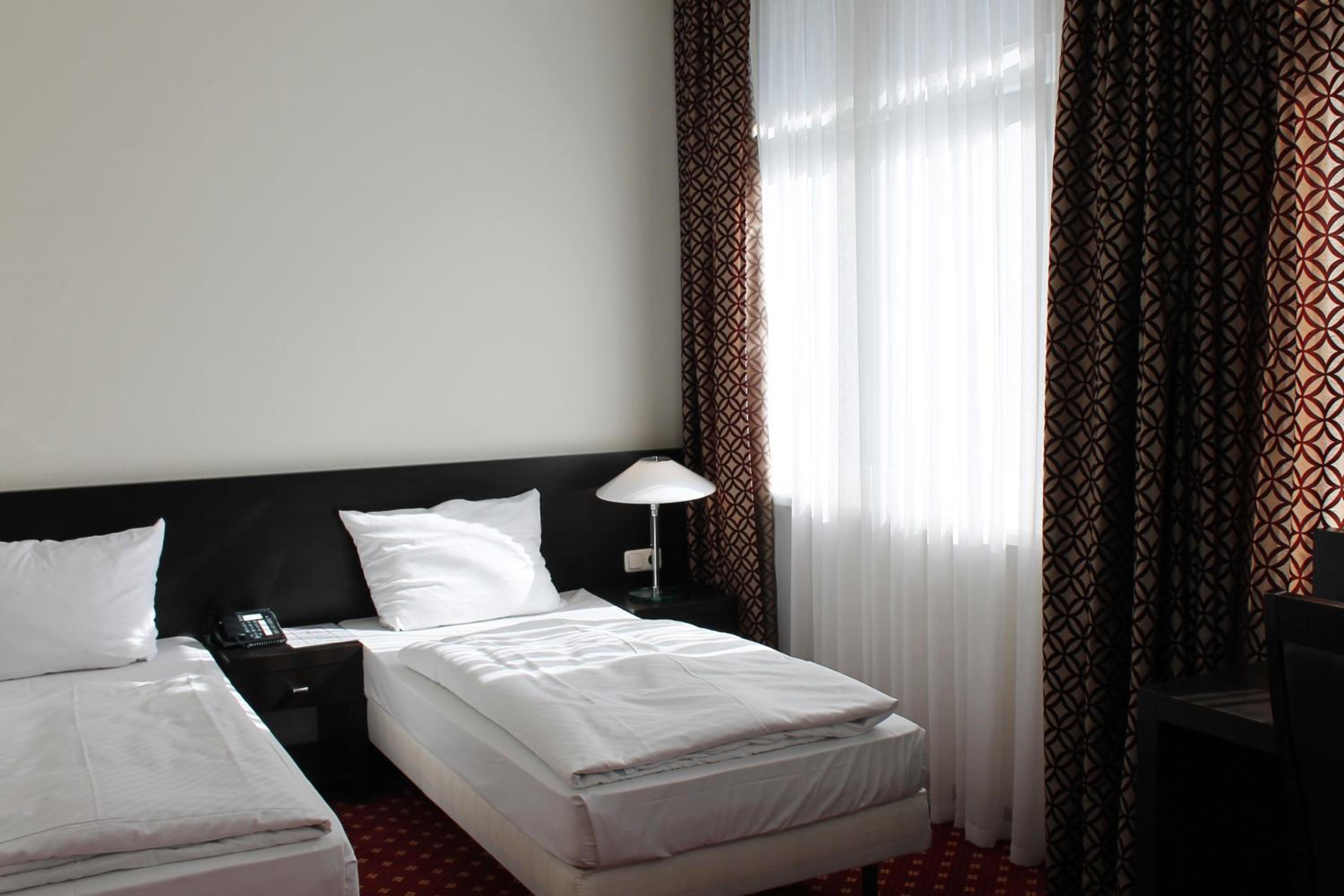 Aariana Hotel 11/43