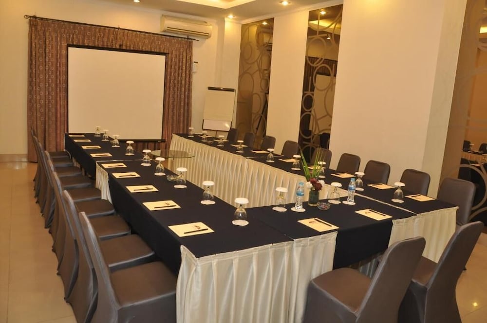 Permata Hotel 36/45