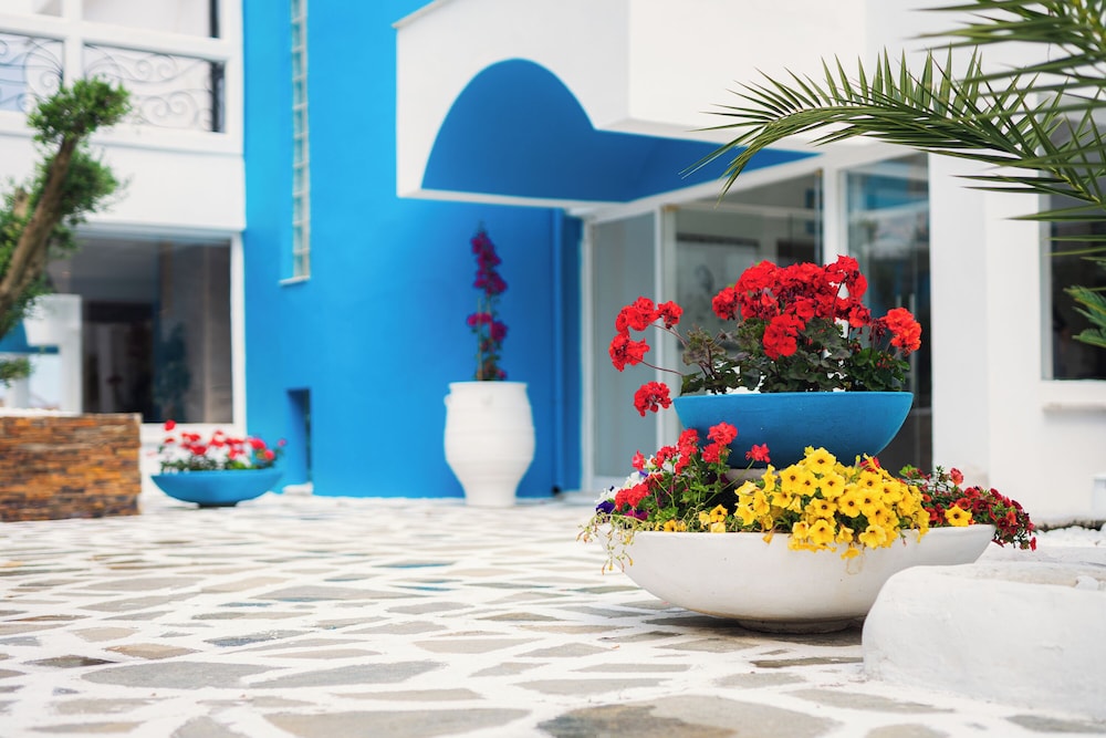Kamari Beach Hotel 57/65