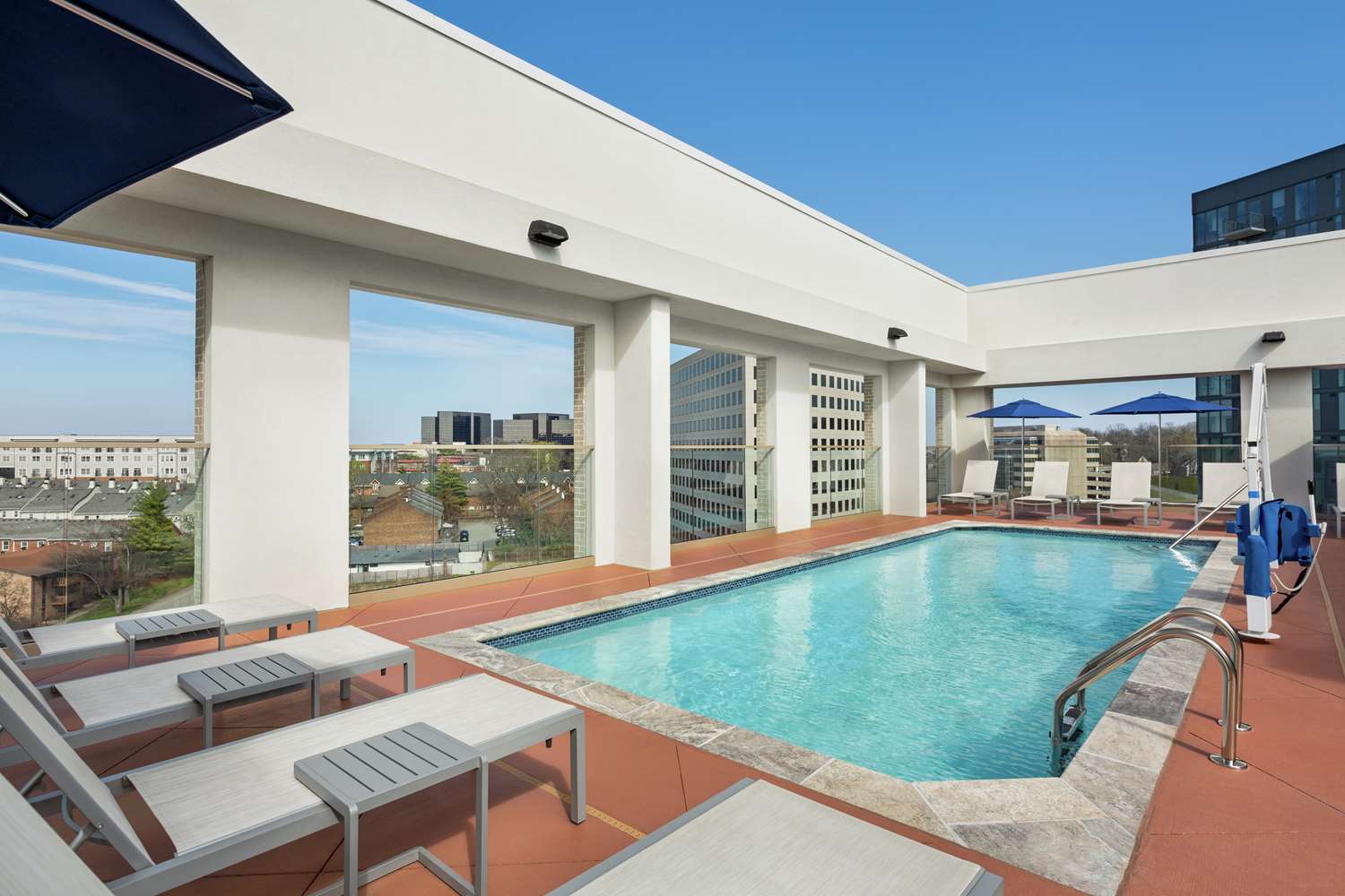 Home2 Suites by Hilton Nashville West End Avenue 33/34