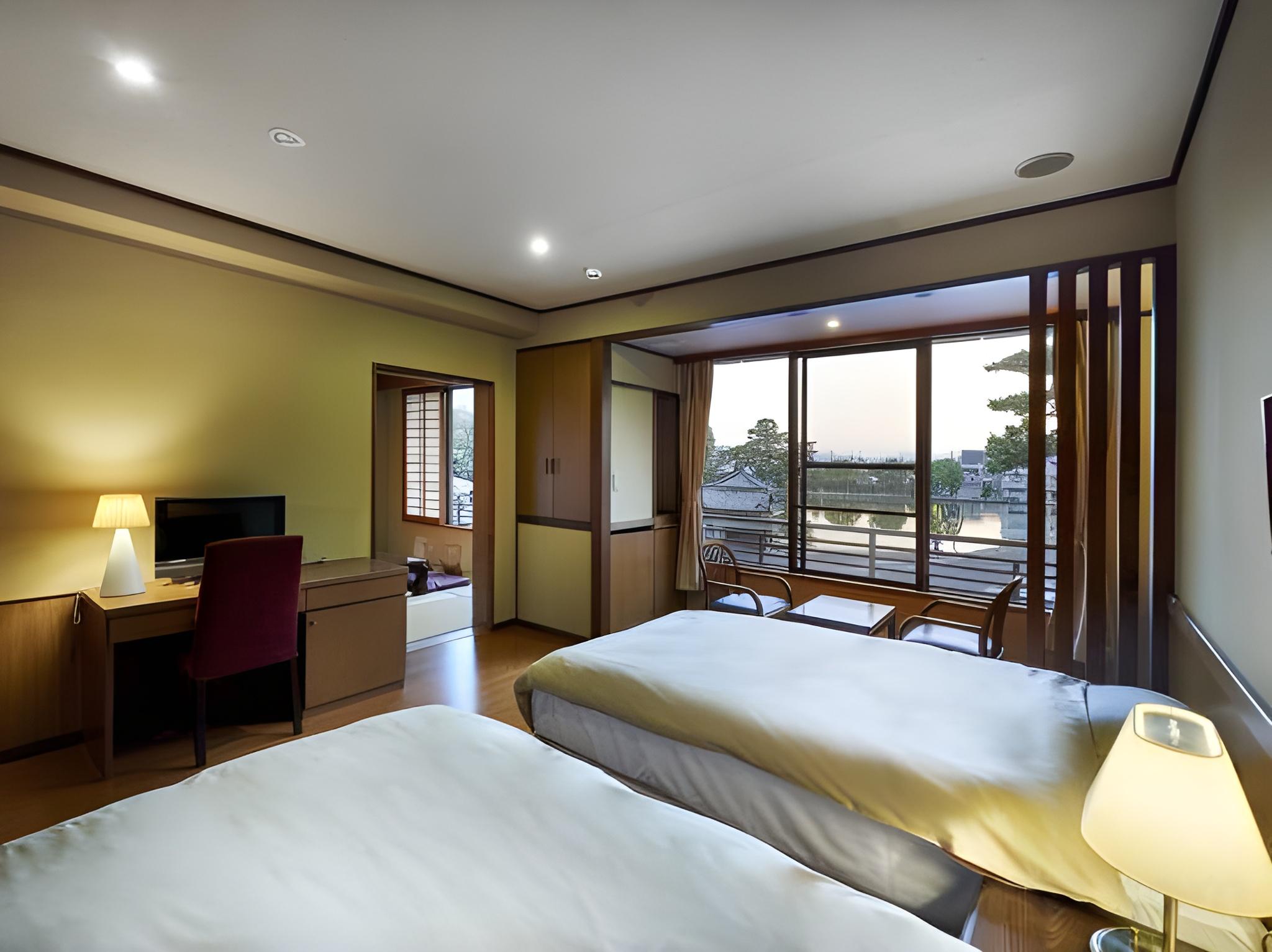 Semi Western, Style, Twin Beds