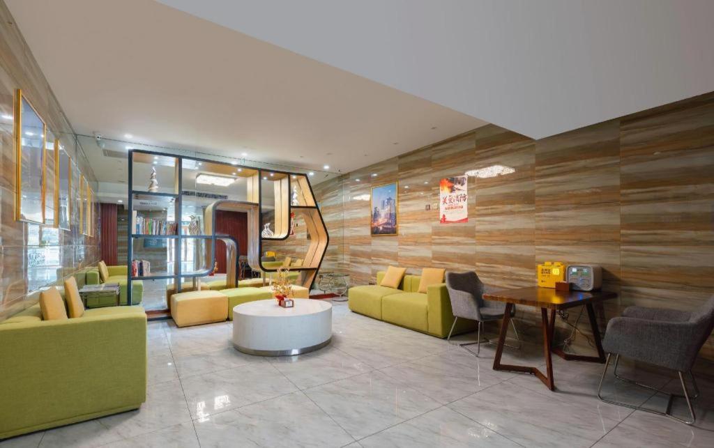 Chonpines Hotel (Beijing Caoqiao Metro Station) 41/51