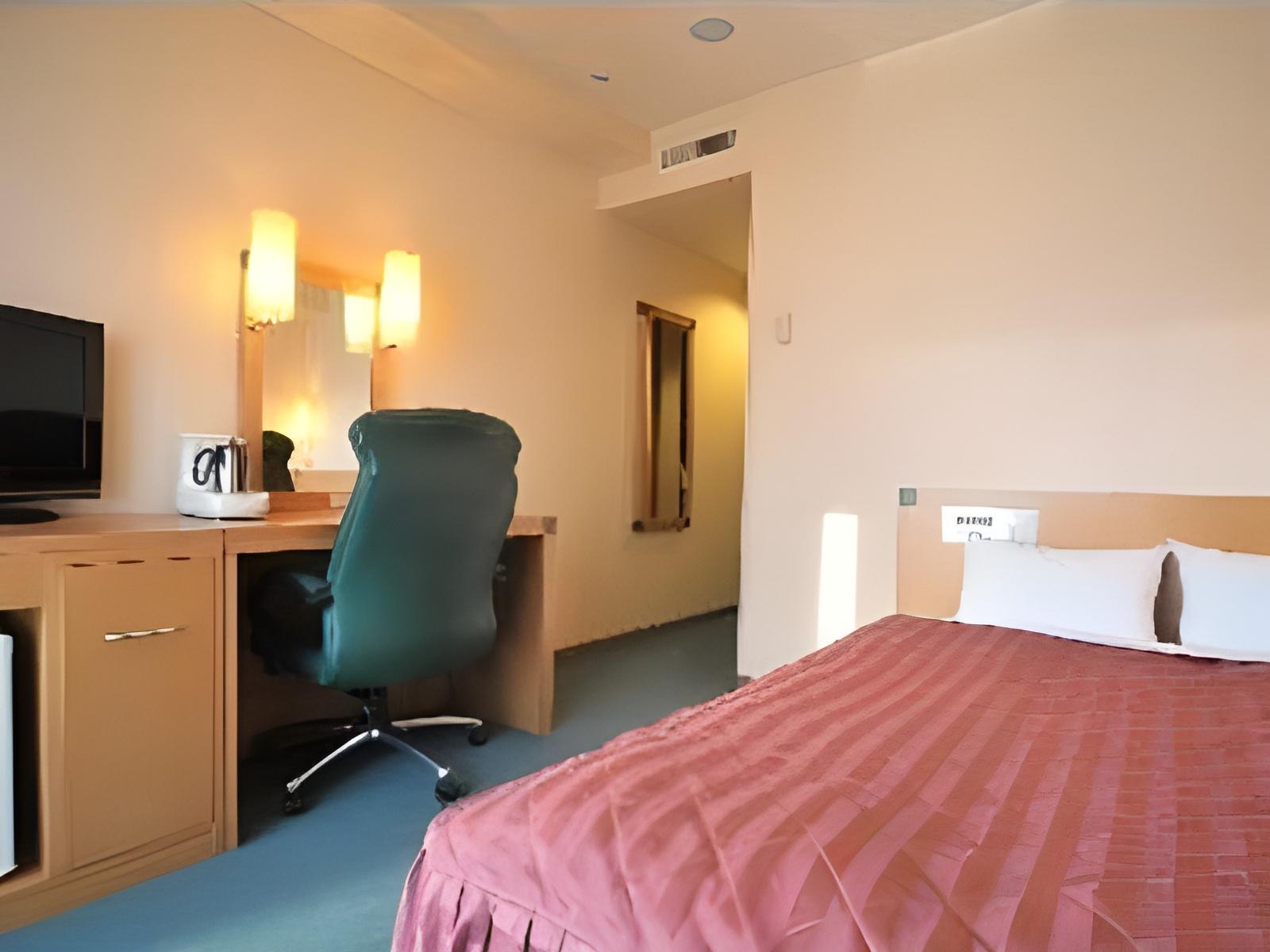Standard, Twin Beds, No View