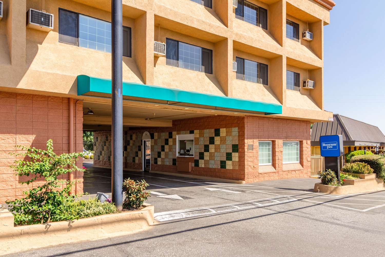 Rodeway Inn Auburn, CA 4/41