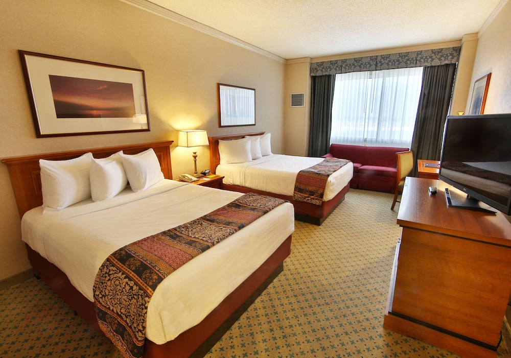 Harrahs Resort Atlantic City - A Caesars Rewards Destination 20/70