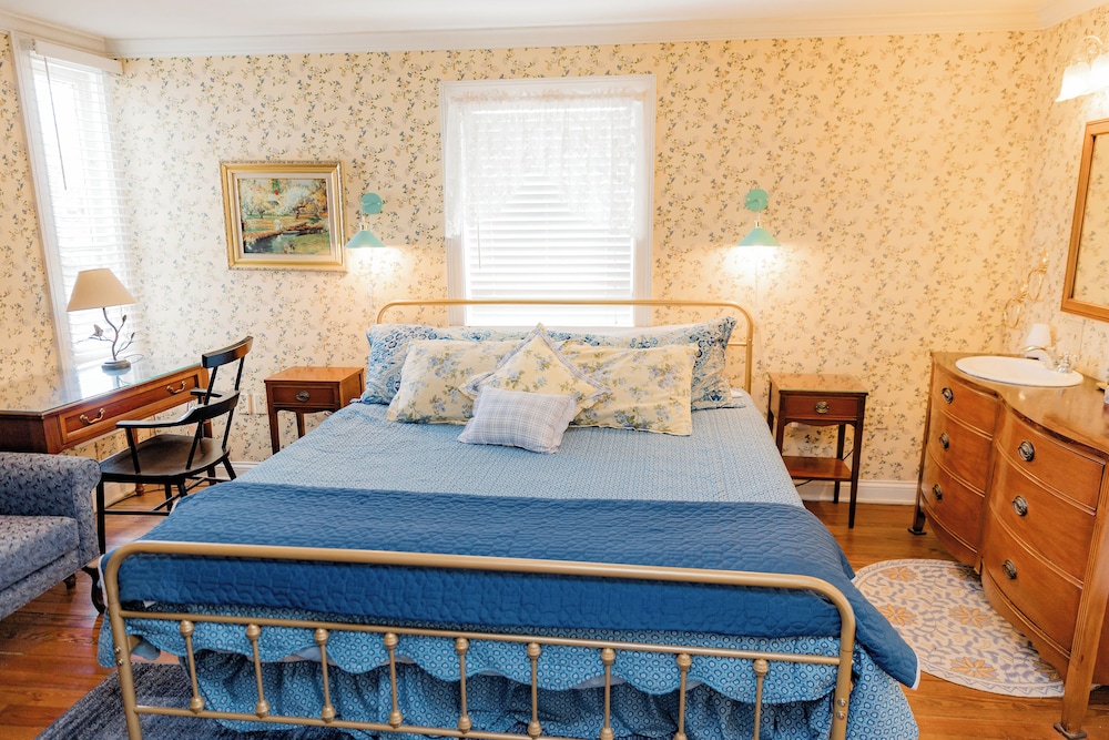 Montgomery Inn BnB 35/50