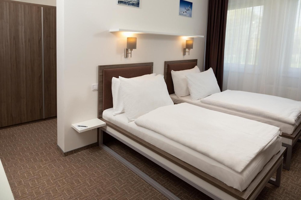 Sky Hotel Prague 5/28