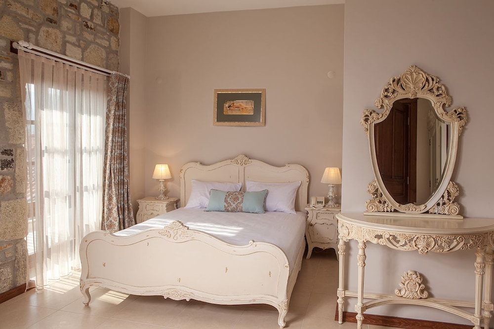 La Petra Hotel 11/40