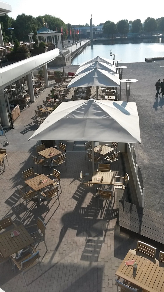 Courtyard By Marriott Hannover Maschsee 15/45