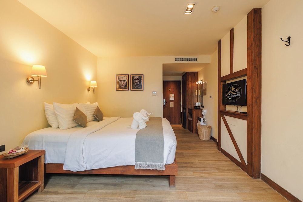 Le Charcoa Hotel 34/74