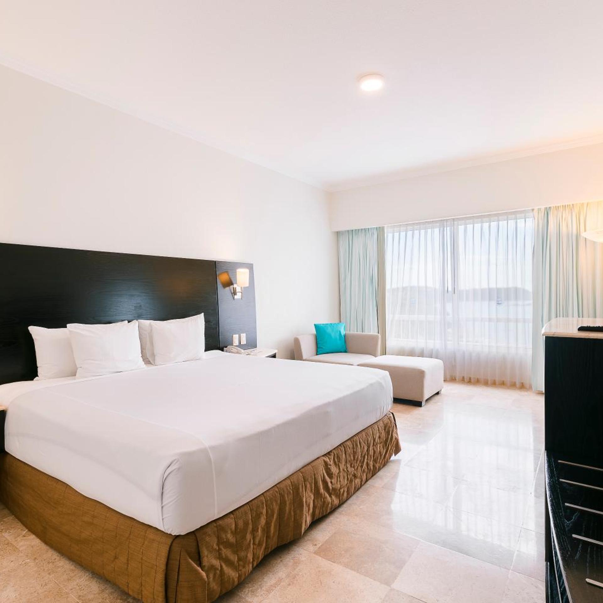 Deluxe, Queen Bed