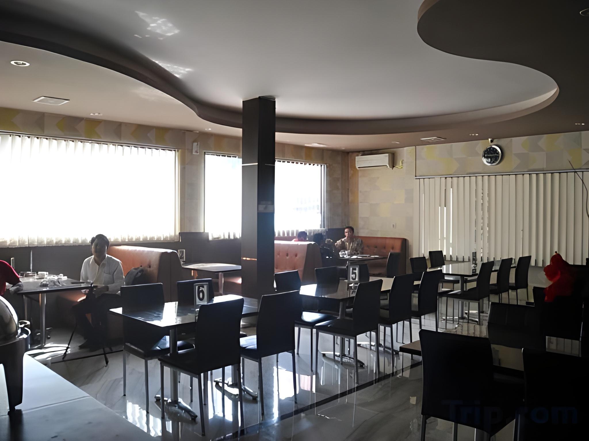 Grand Krakatau Hotel Serang 20/25