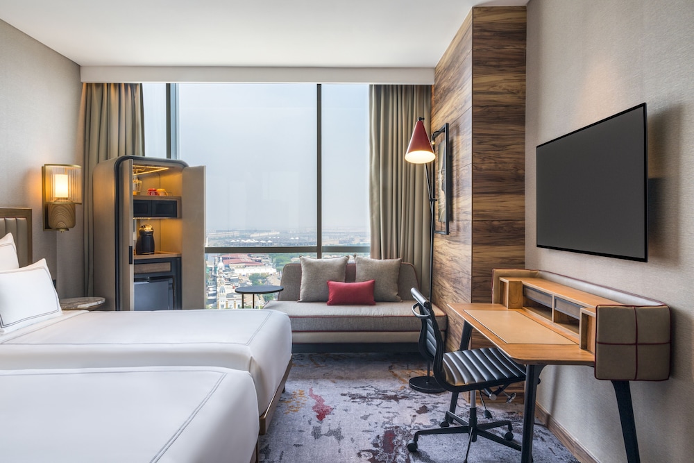 Swissotel Jakarta PIK Avenue 26/75