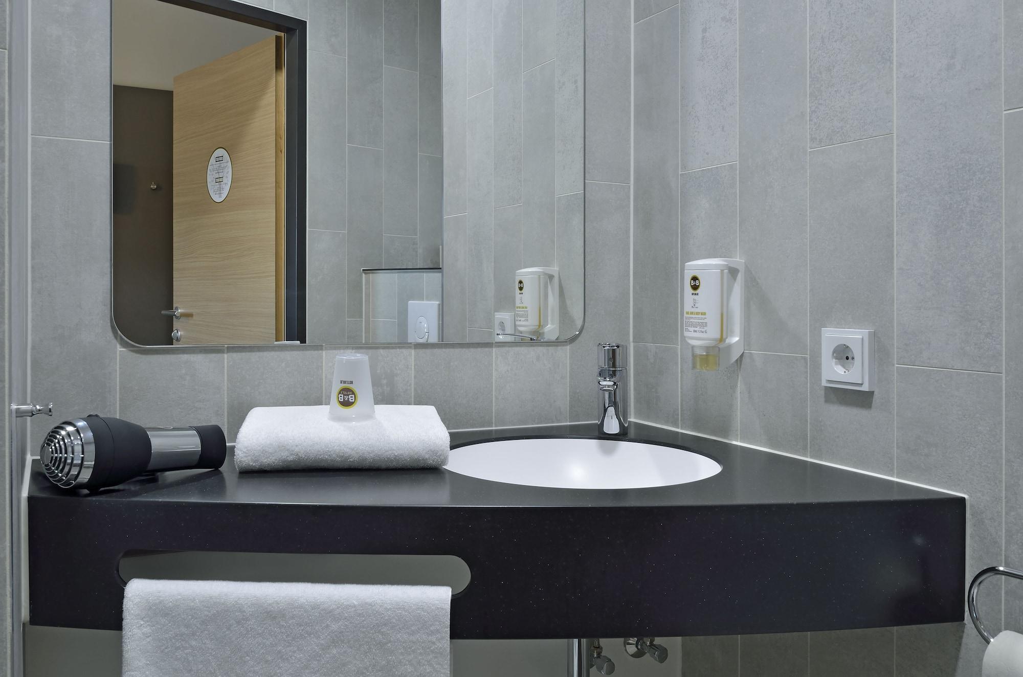 غرفة قياسية بسريرين منفصلين، B&B Hotel Graz City-Sud 3/4