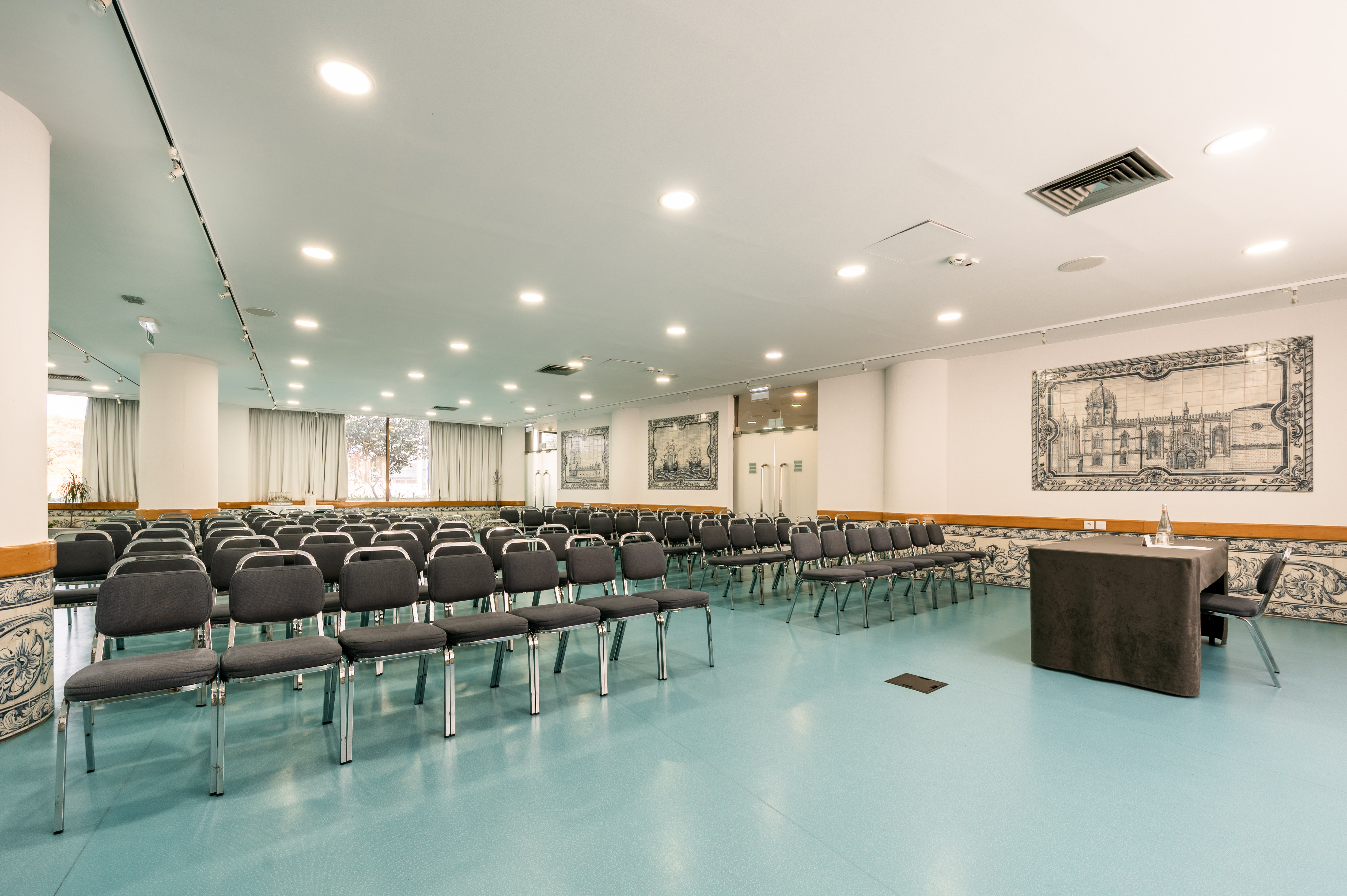 Hotel Holiday Inn Lisboa Continental 33/75