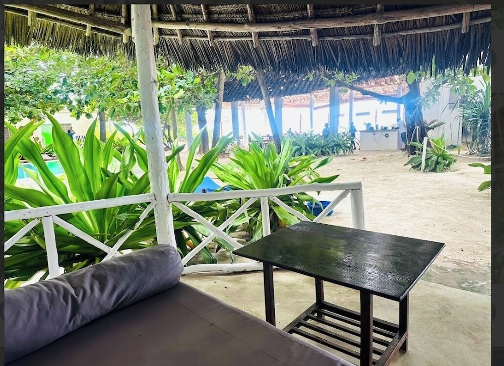 Garden Beach Bungalows 53/68