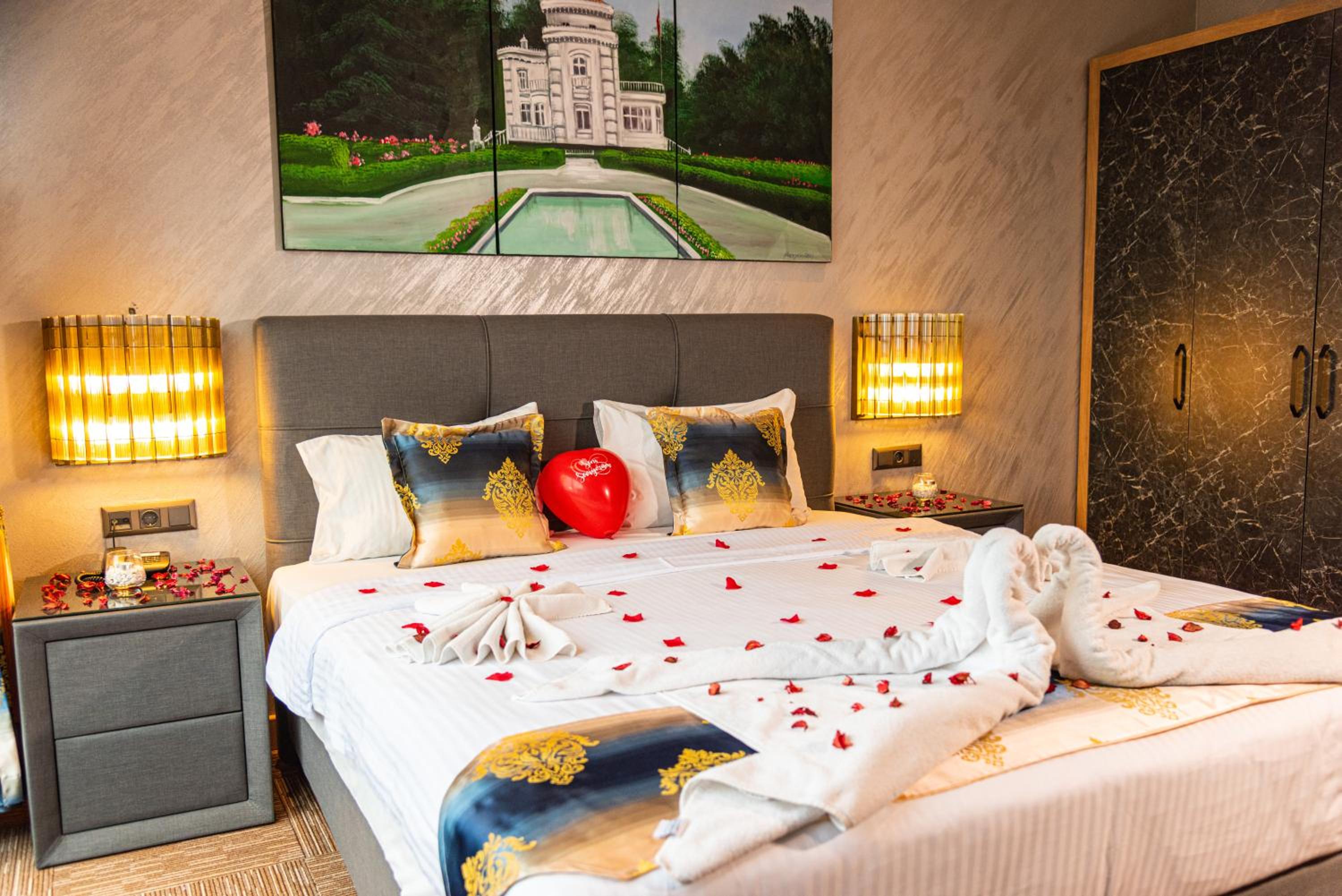 Ottoman, Suite, King Bed, Sea View, Balcony