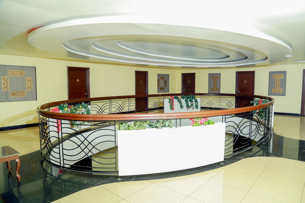Hotel Abi Krishna 4/40