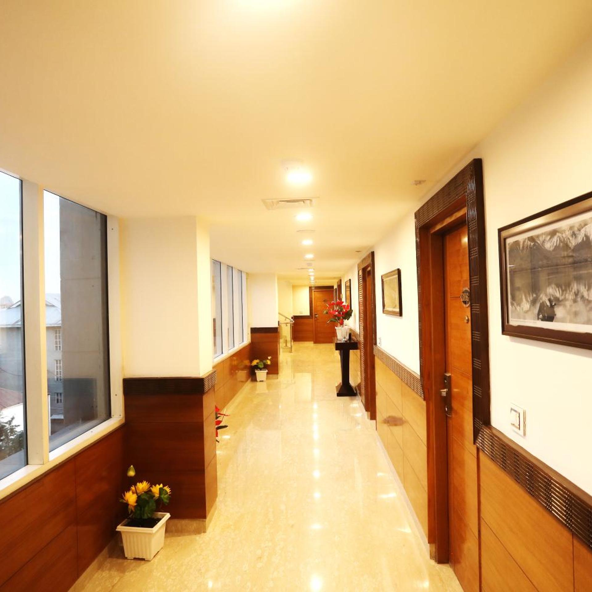 Regenta Central Point Srinagar 37/50