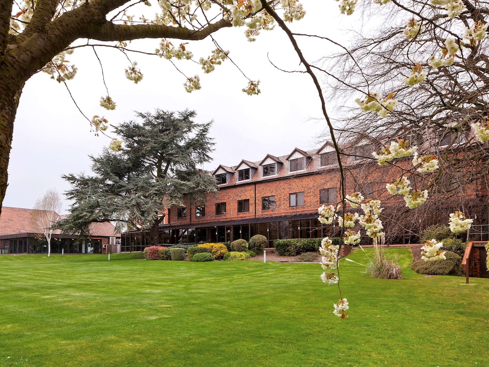 Mercure Hull Grange Park Hotel 68/75