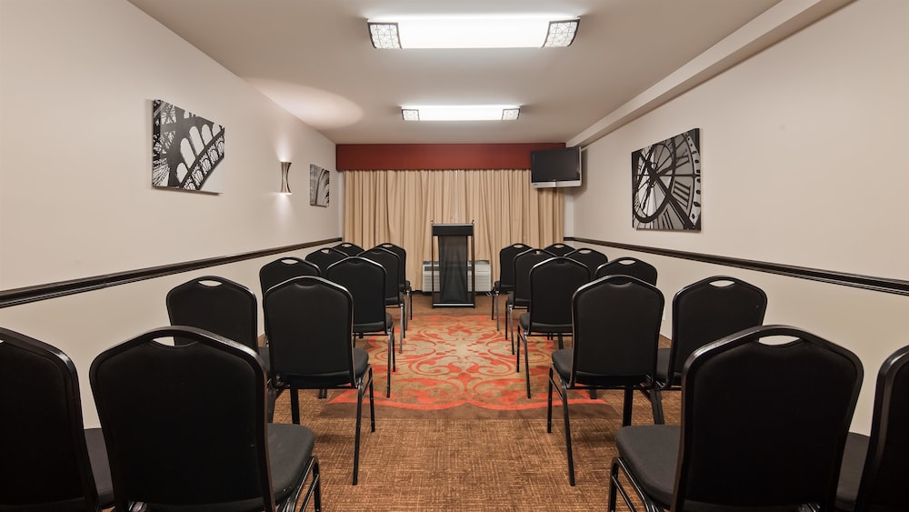 Best Western Plus The Charles Hotel 38/42