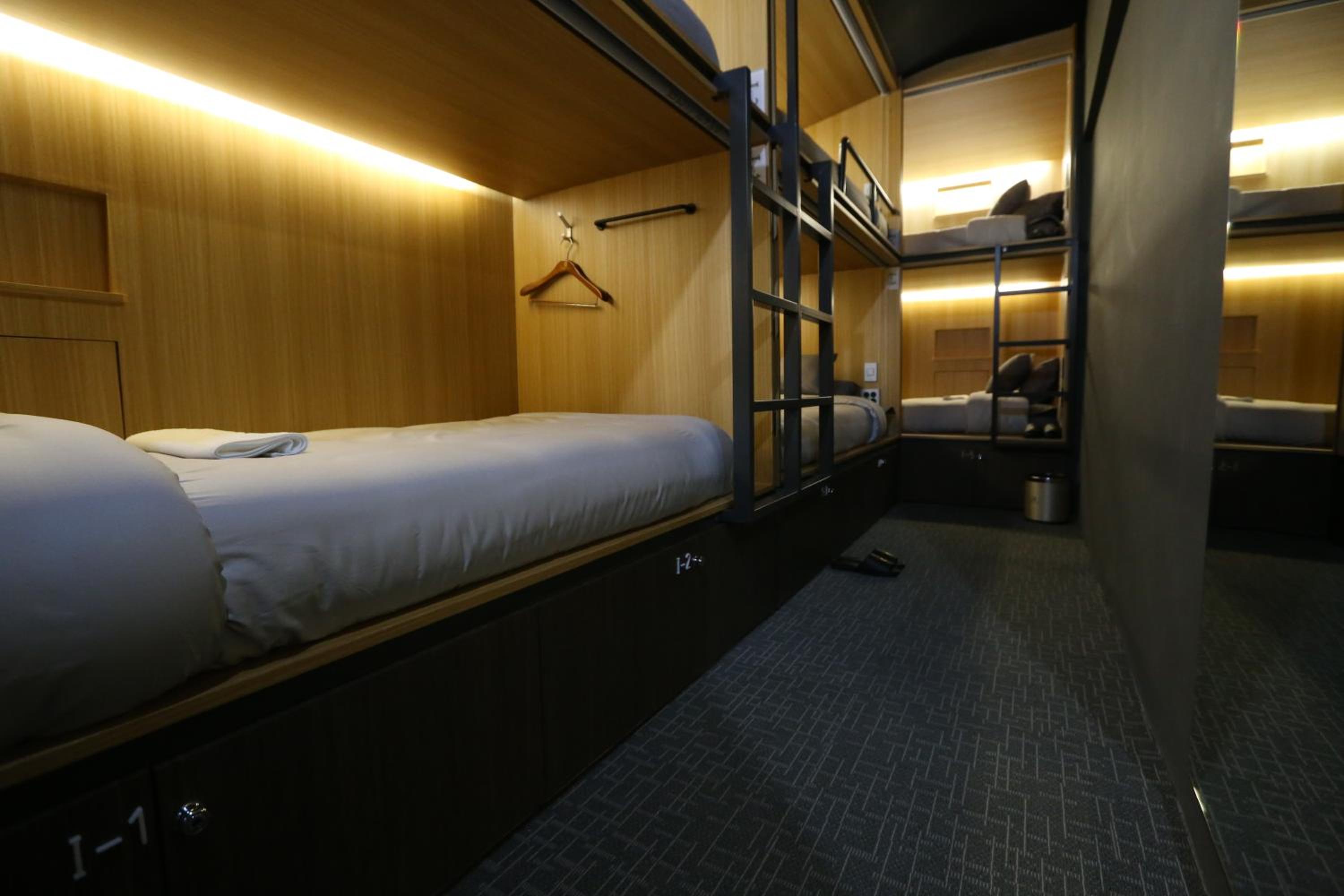Female Dorm, Female Only, 6 Beds