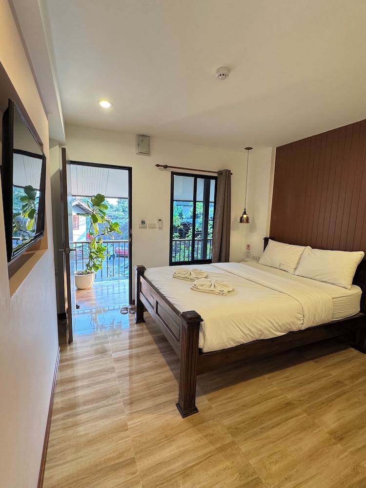 Lanna Haven Hotel 11/50