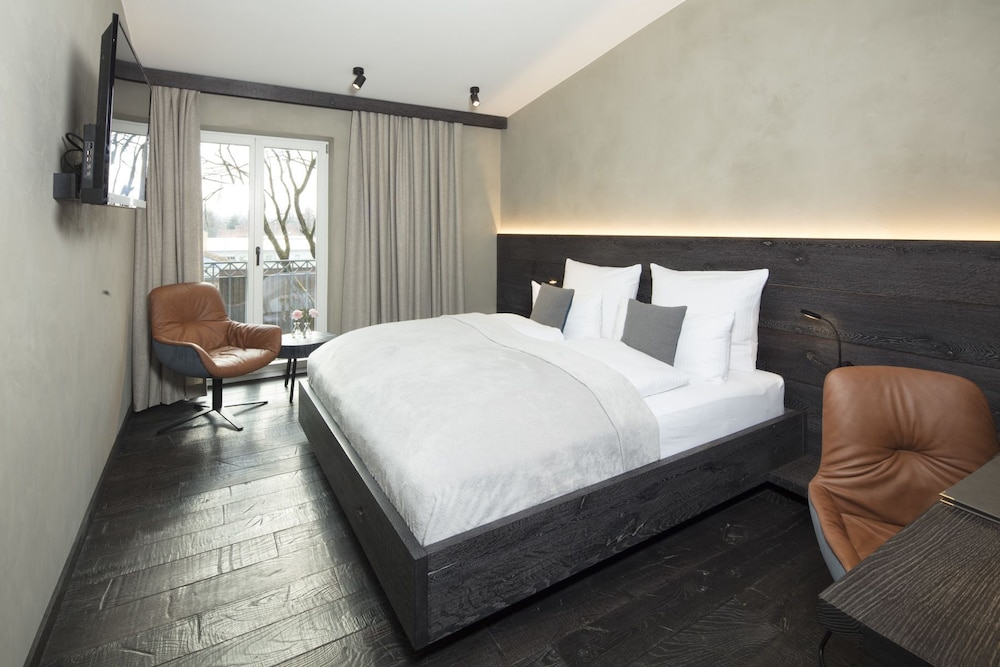 Design, Queen Bed