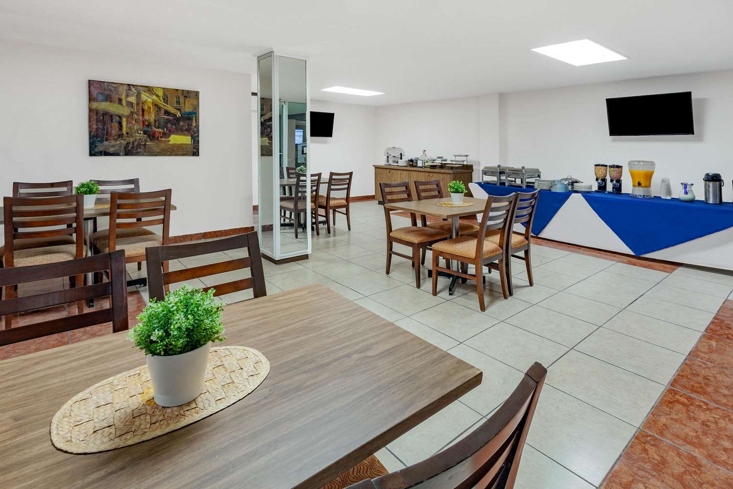 Days Inn By Wyndham Piedras Negras 11/26