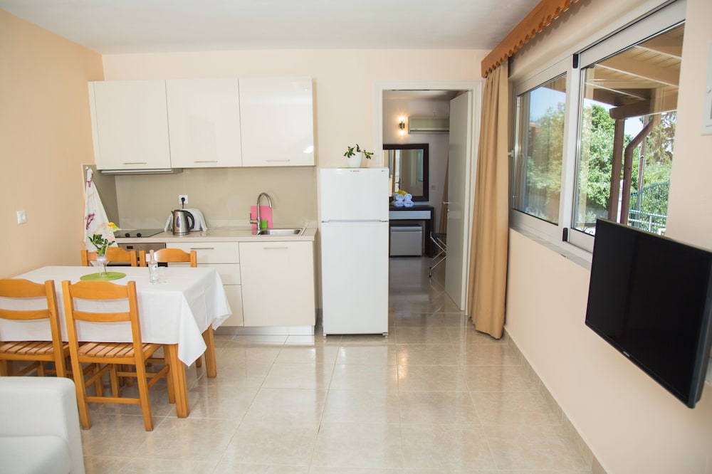 Brentanos Apartments - View Of Paradise 12/50