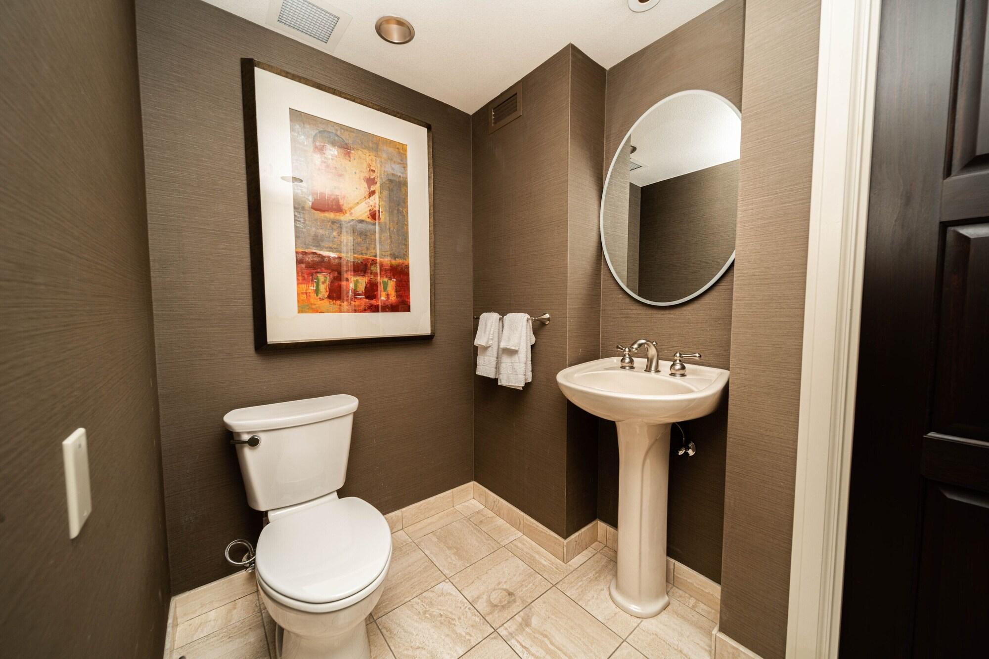 Reno Suites 30/33