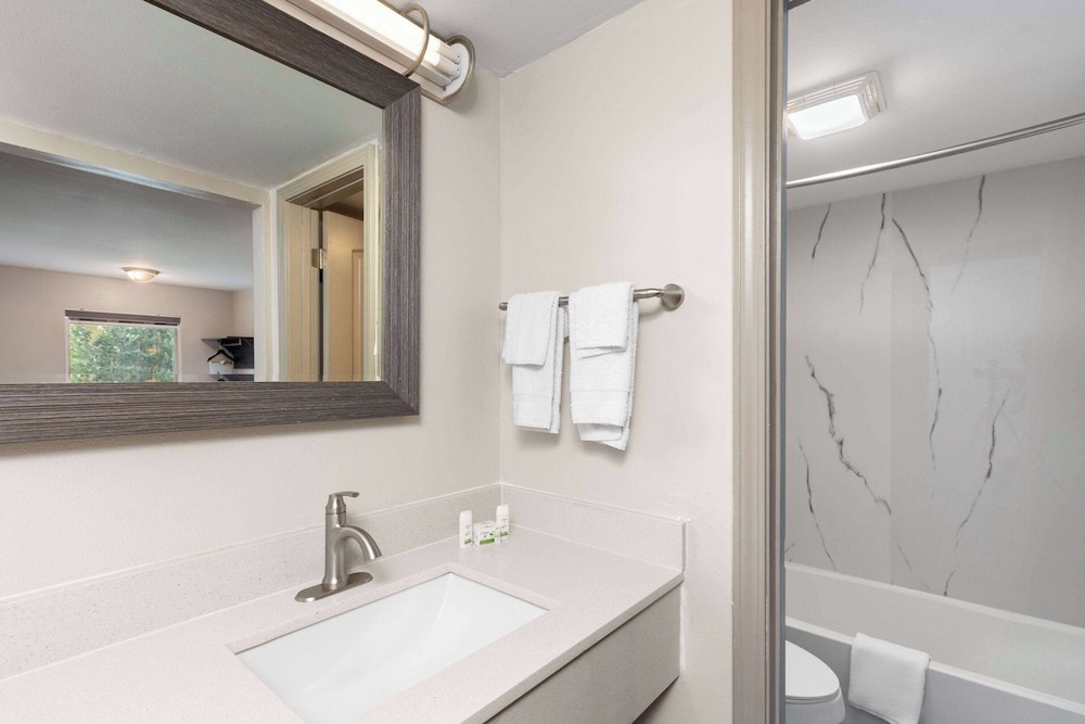 Baymont by Wyndham Dothan 47/48