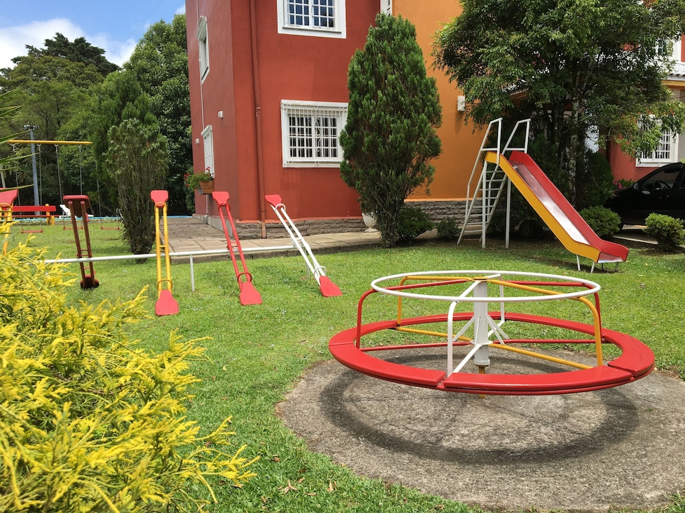 Galo Vermelho Hotel 44/67