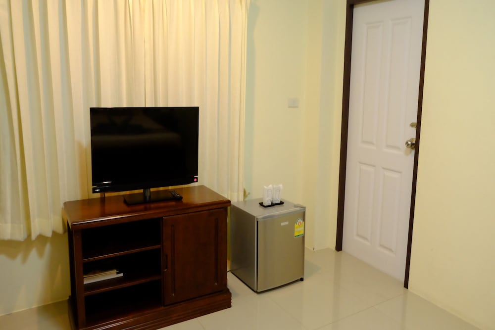 Alisa Room Service 42/48