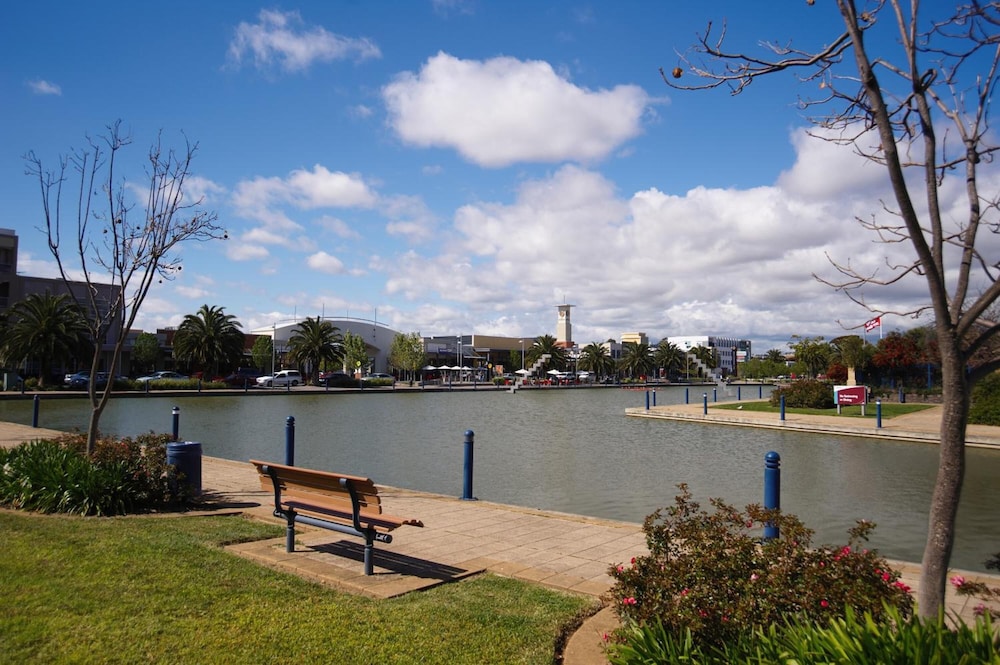 Quest Mawson Lakes 3/78