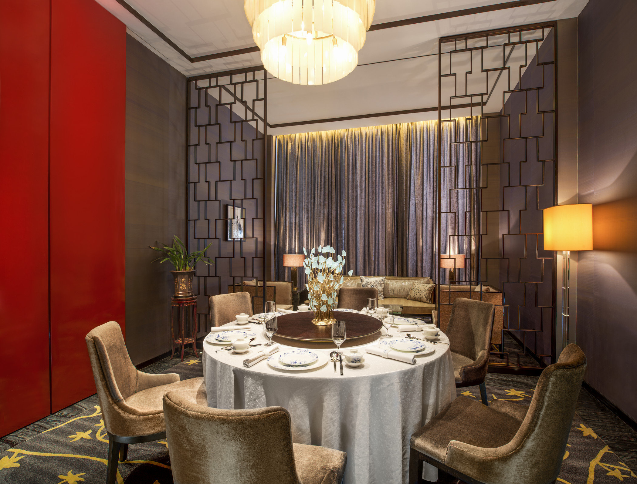 HUALUXE Shanghai Twelve at Hengshan, an IHG Hotel 24/38
