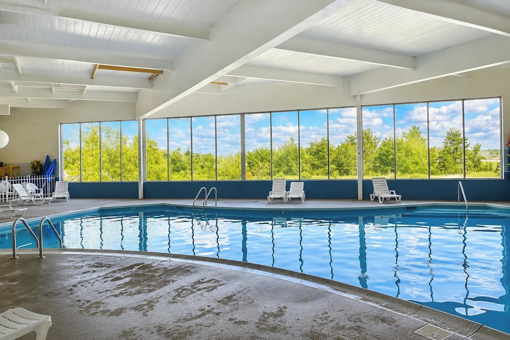 Twin City Inn & Suites Benton Harbor - St. Joseph 24/47